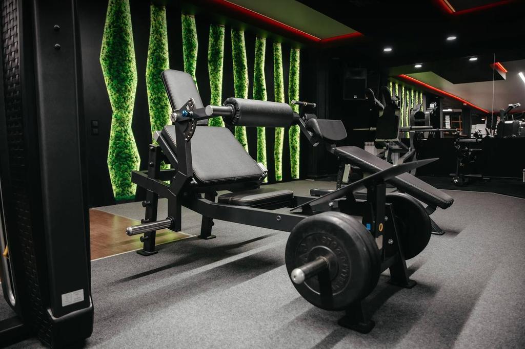 Фитнес-клуб World Gym — фото 1