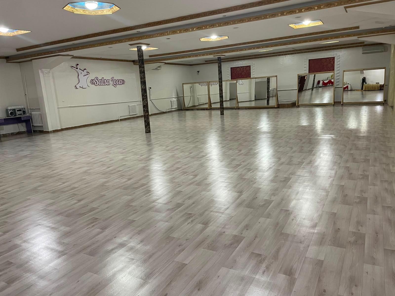 Salsa Loca studio image