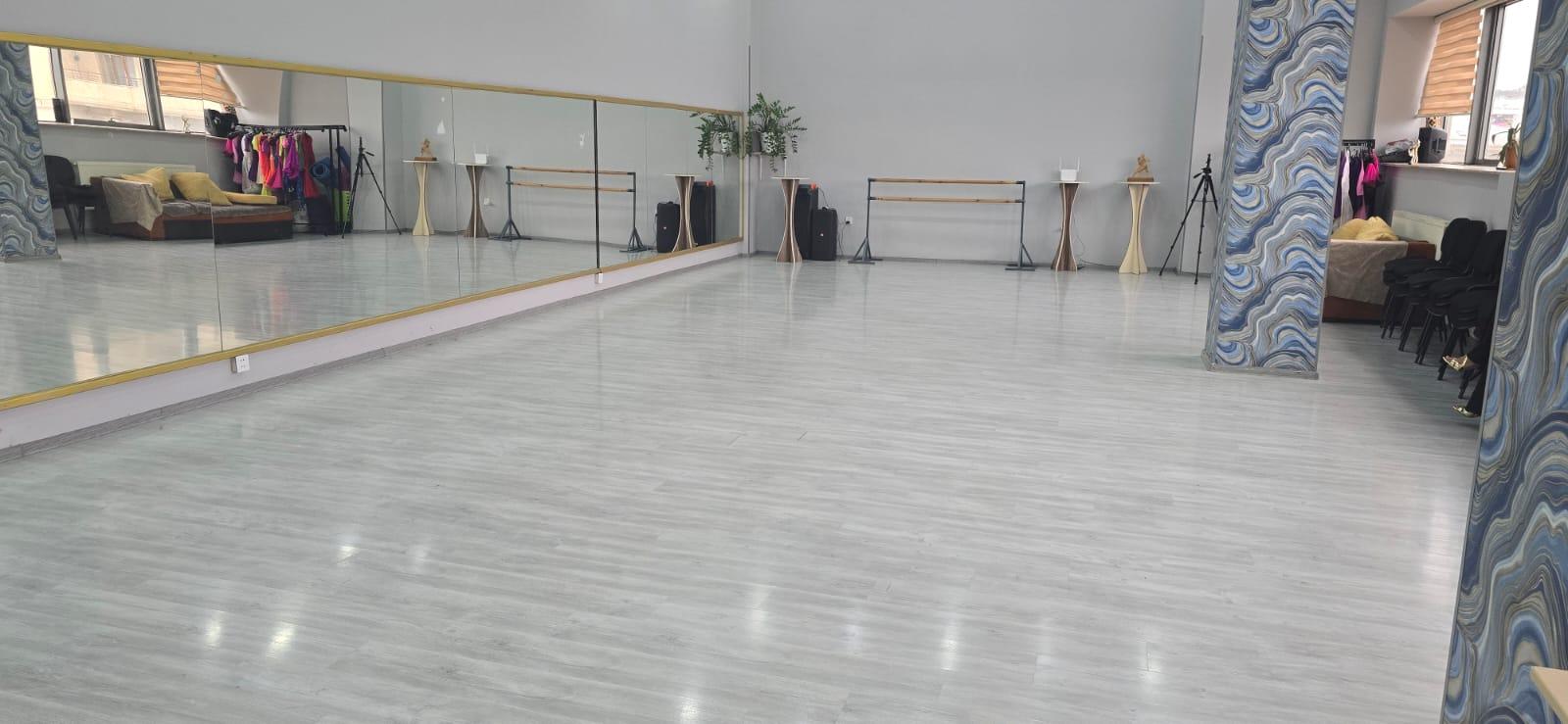 Ilham Osmanov Dance and Art Studio - IN Tango studio image
